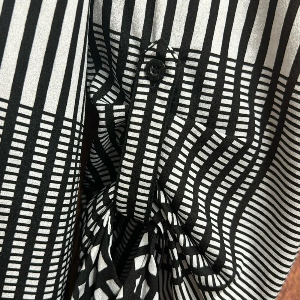 Calvin Klein‎ Women’s Black and White Multi Patterned Print Blouse